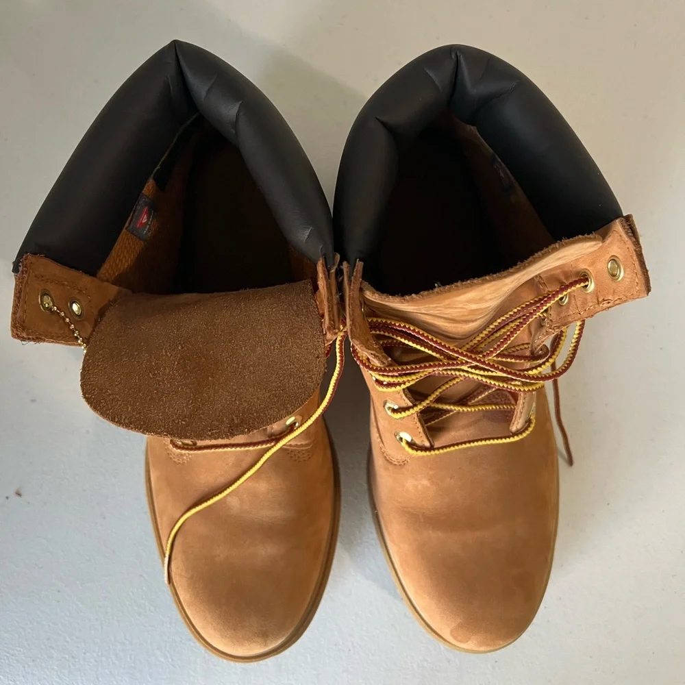 Timberland Men's 6 Inch Premium Waterproof Boots Size 9.5 US Wheat